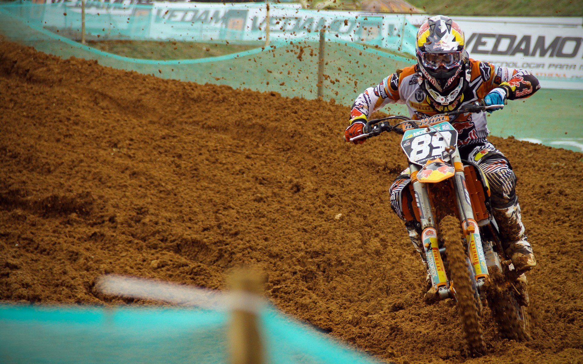 “阿根廷美洲狮队展现团队力量，成功超越对手”